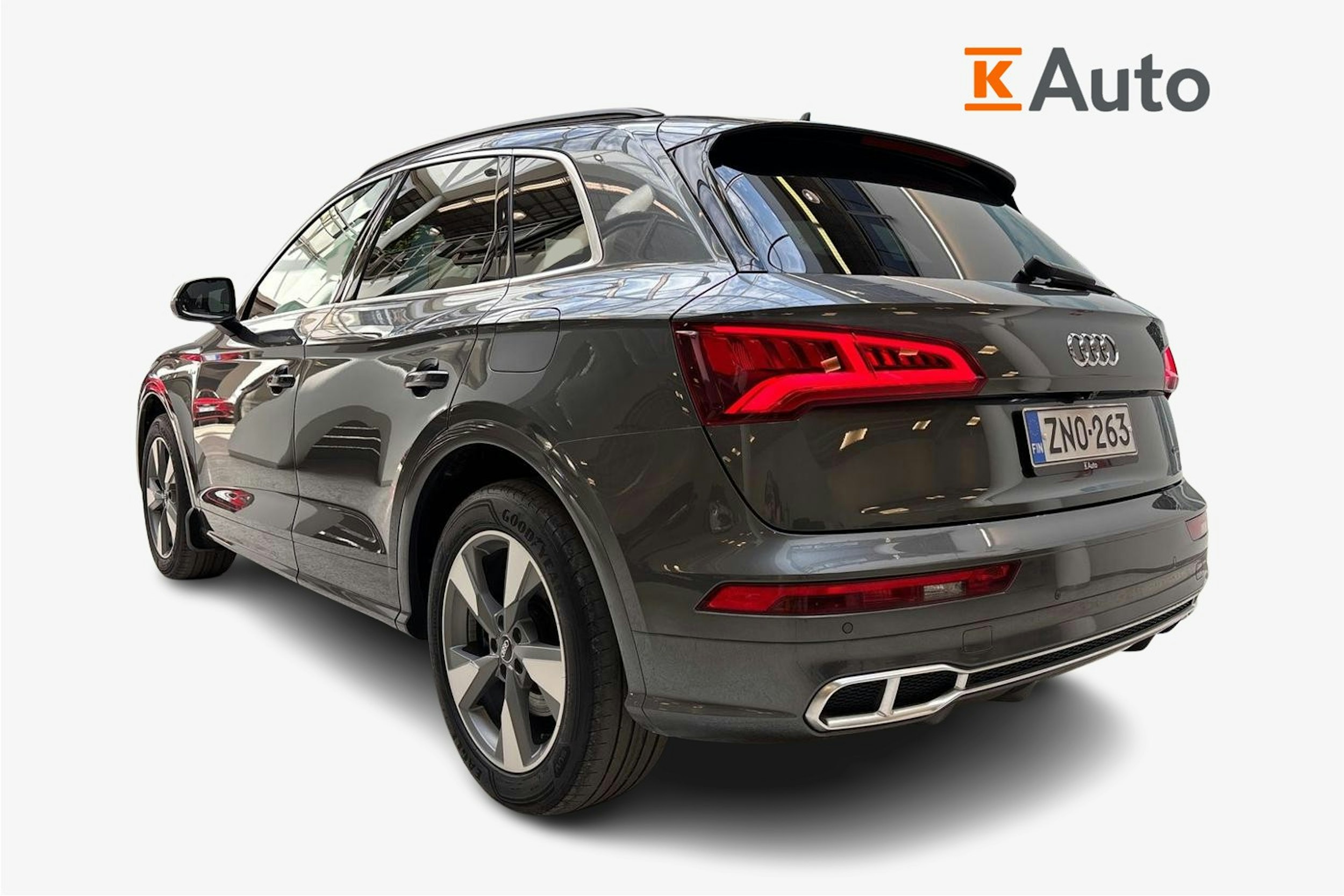 harmaa Audi Q5 2020 kuva 2.