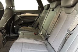 harmaa Audi Q5 2020 kuva 8.