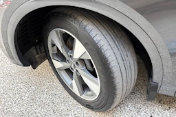 harmaa Audi Q5 2020 kuva 10.