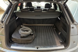 harmaa Audi Q5 2020 kuva 11.