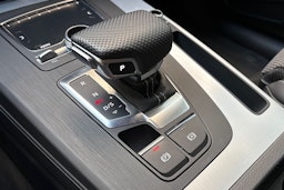 harmaa Audi Q5 2020 kuva 27.