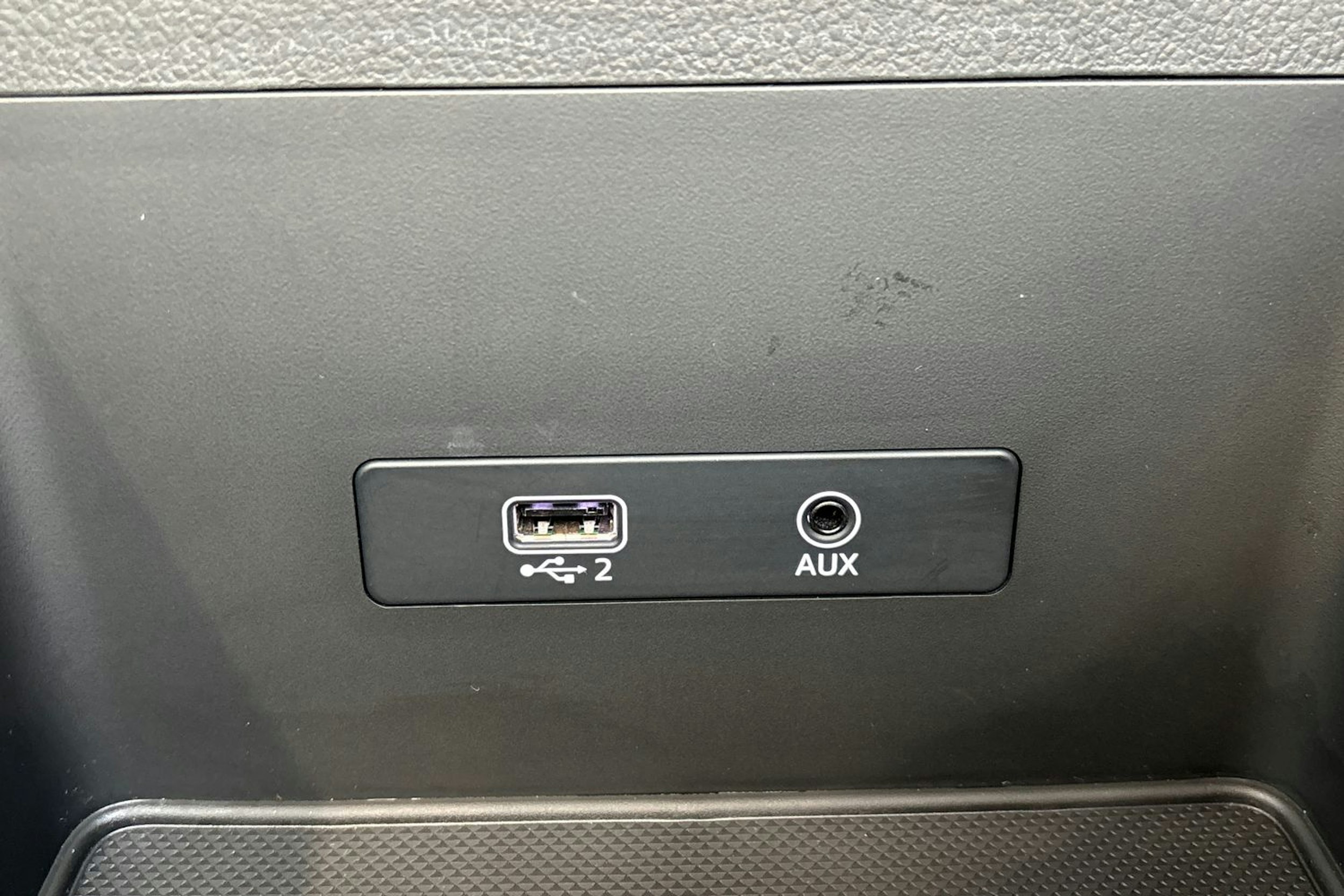 harmaa Audi Q5 2020 kuva 28.