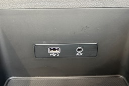 harmaa Audi Q5 2020 kuva 28.
