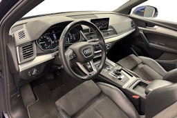 sininen Audi Q5 2020 kuva 7.