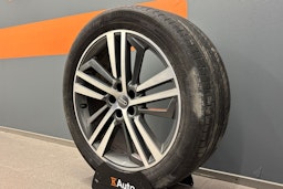 sininen Audi Q5 2020 kuva 13.