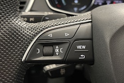 sininen Audi Q5 2020 kuva 16.