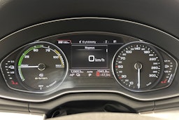 sininen Audi Q5 2020 kuva 19.