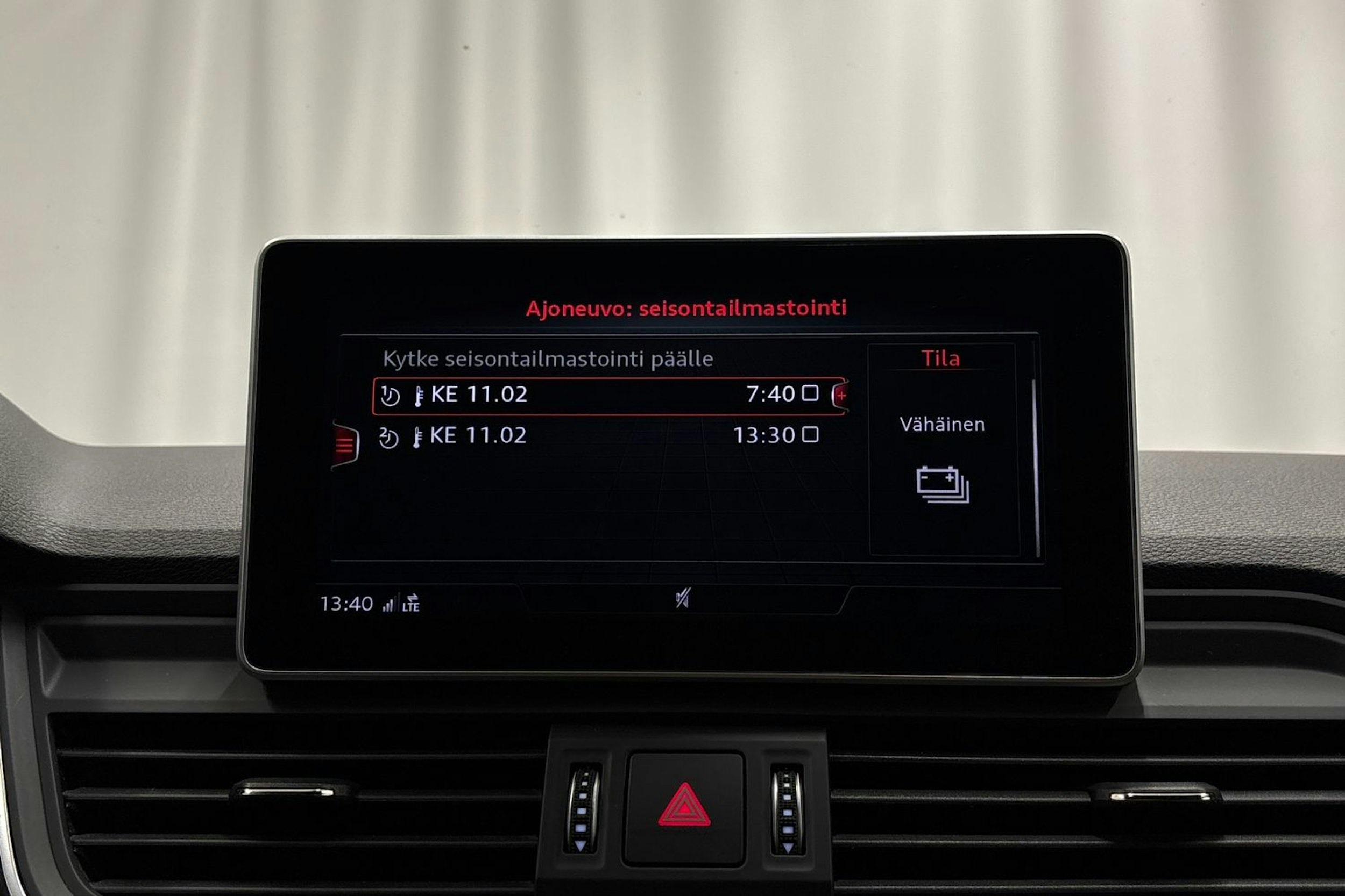 sininen Audi Q5 2020 kuva 22.