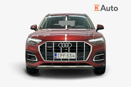 Punainen Audi Q5 2021 kuva 4.