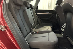 Punainen Audi Q5 2021 kuva 10.