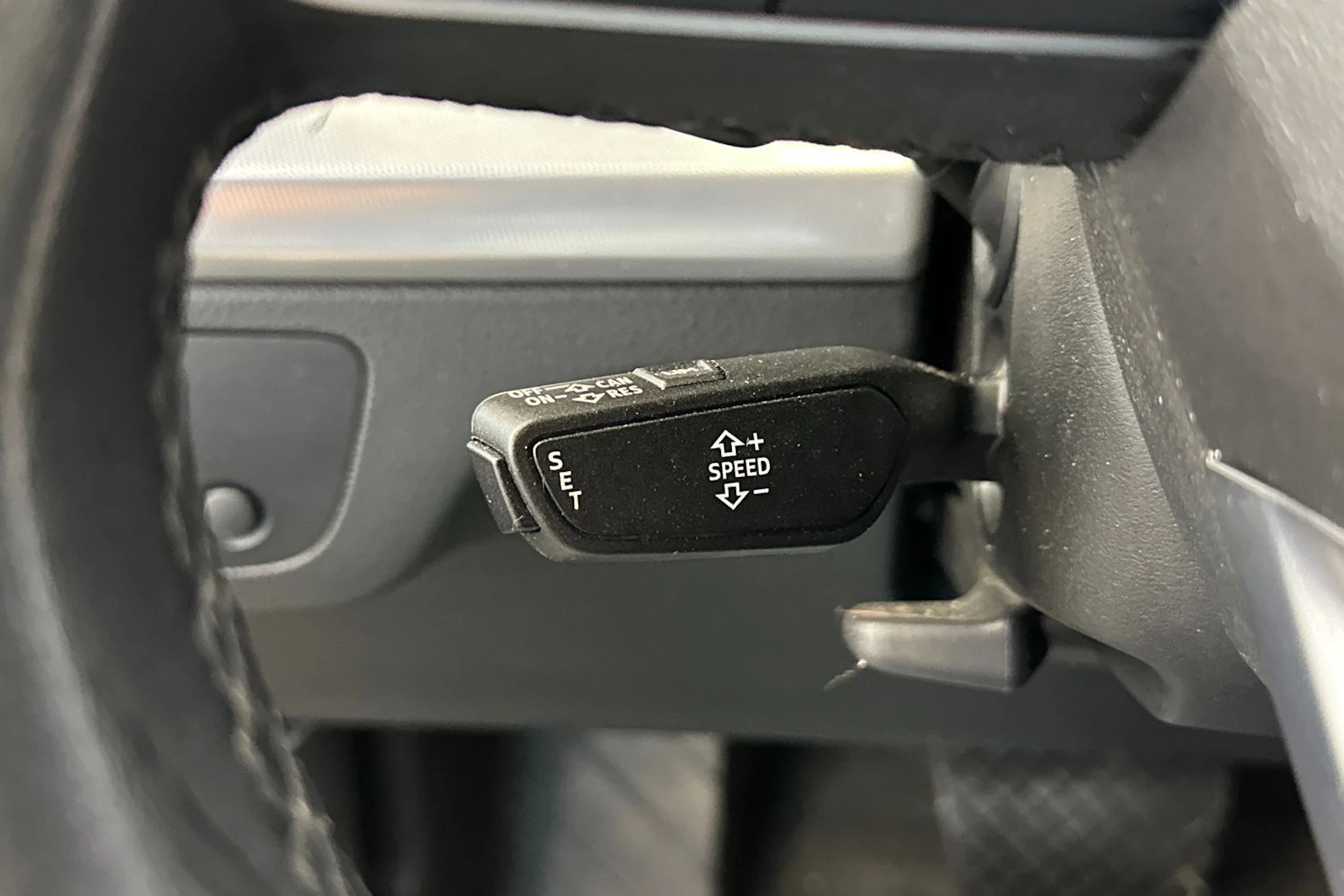 Punainen Audi Q5 2021 kuva 19.