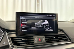 Punainen Audi Q5 2021 kuva 27.