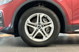 Punainen Audi Q5 2021 kuva 28.