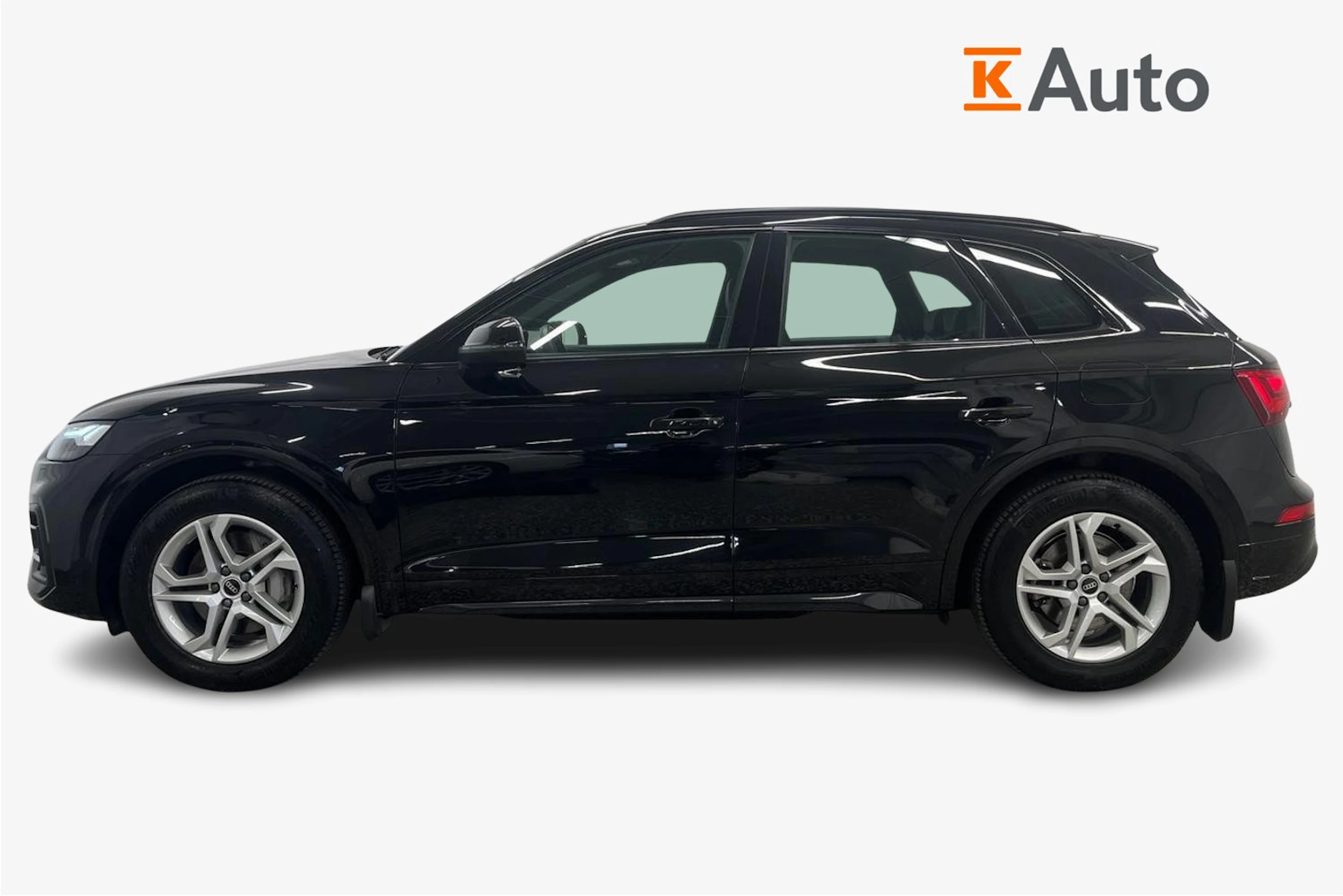 met. musta Audi Q5 2021 kuva 5.