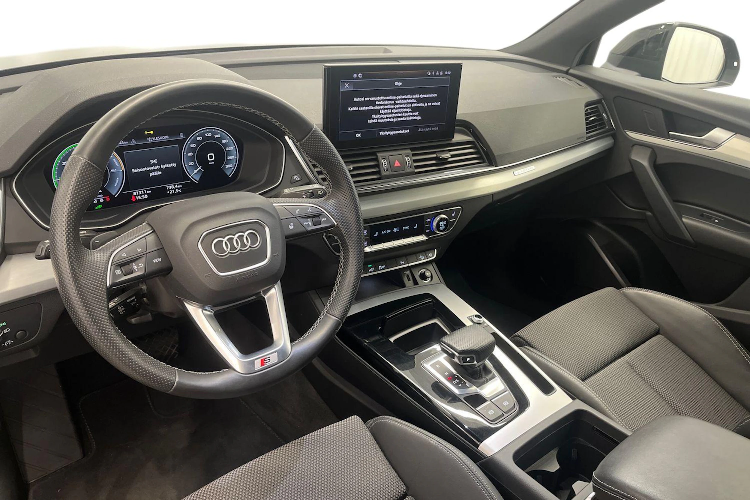 met. musta Audi Q5 2021 kuva 6.