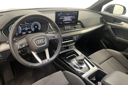 met. musta Audi Q5 2021 kuva 6.