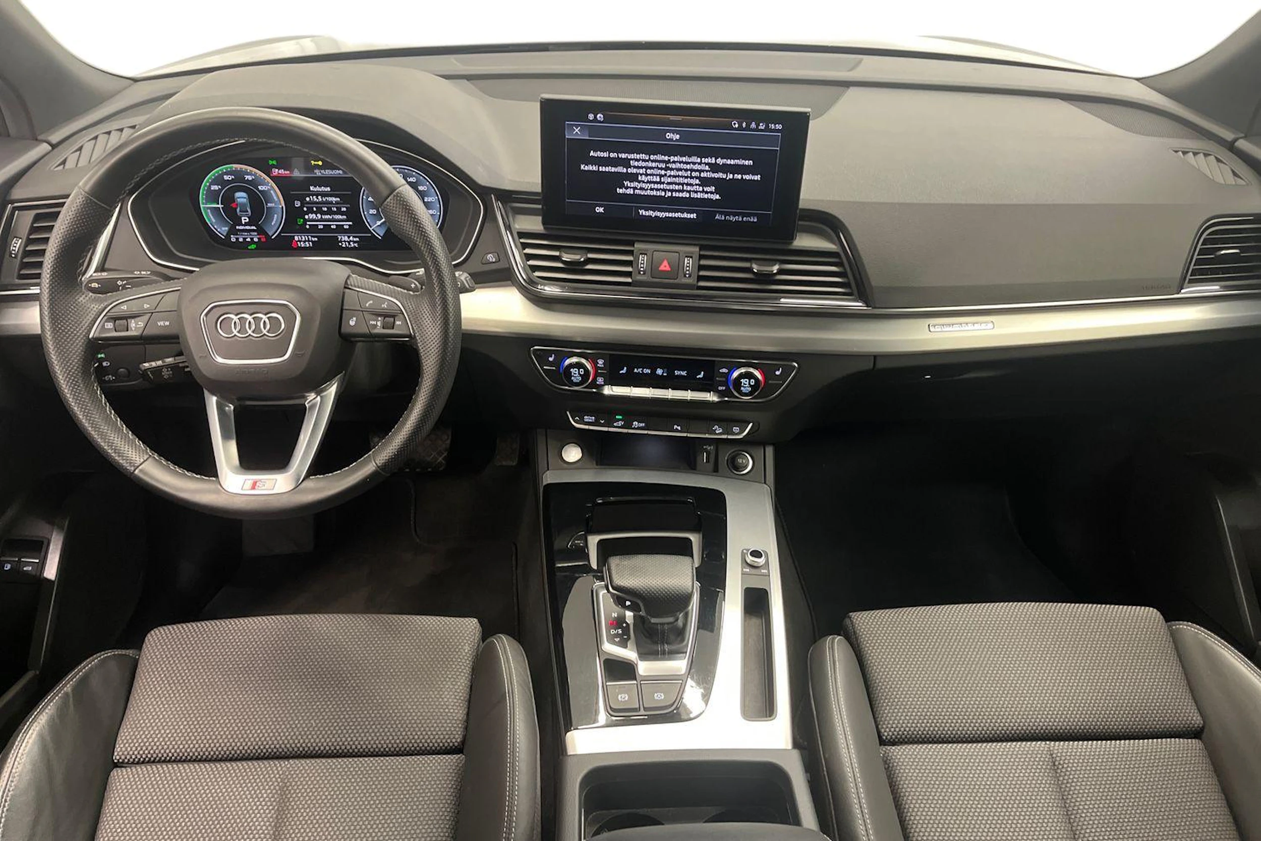 met. musta Audi Q5 2021 kuva 7.