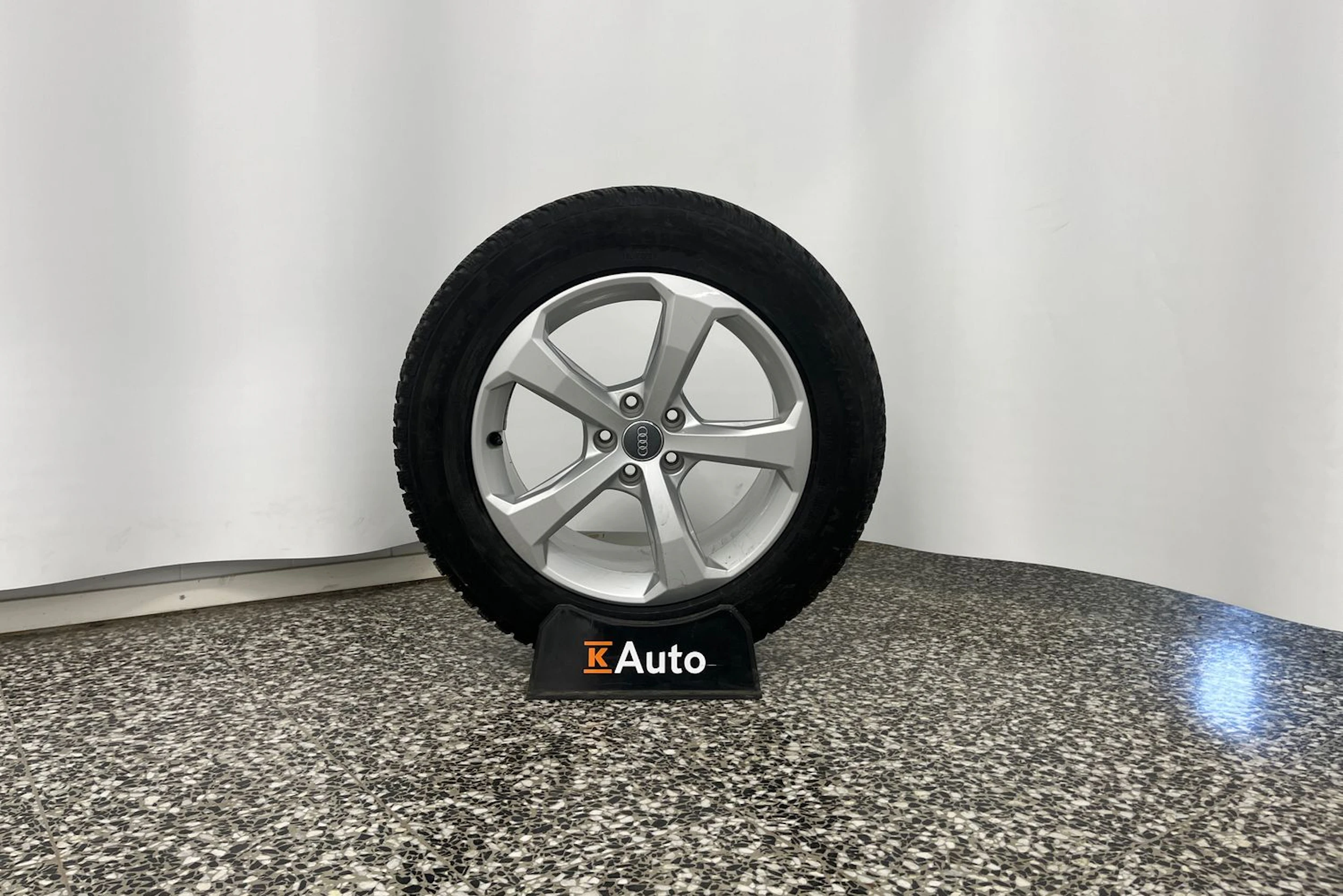 met. musta Audi Q5 2021 kuva 10.