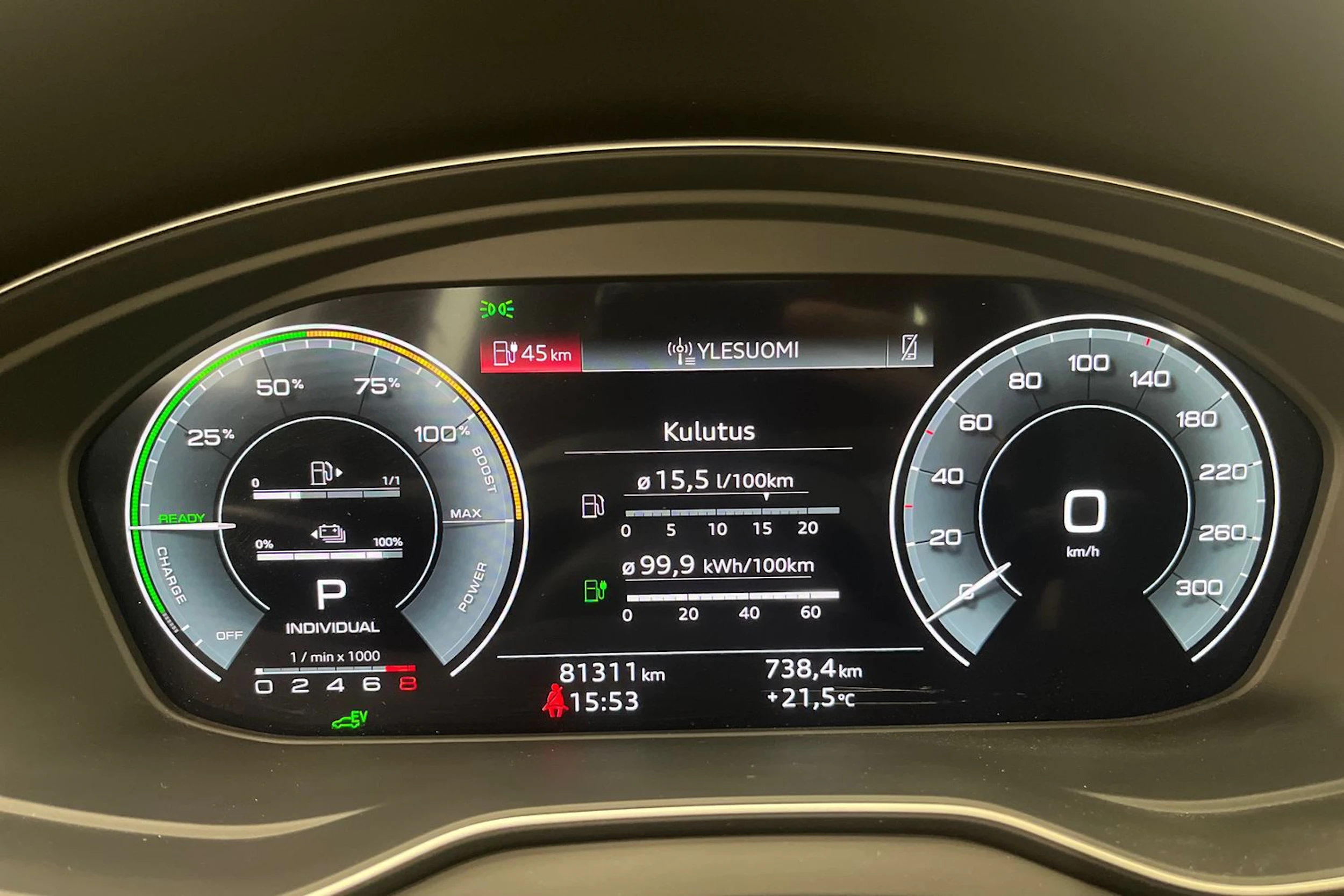 met. musta Audi Q5 2021 kuva 18.
