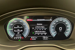 met. musta Audi Q5 2021 kuva 18.