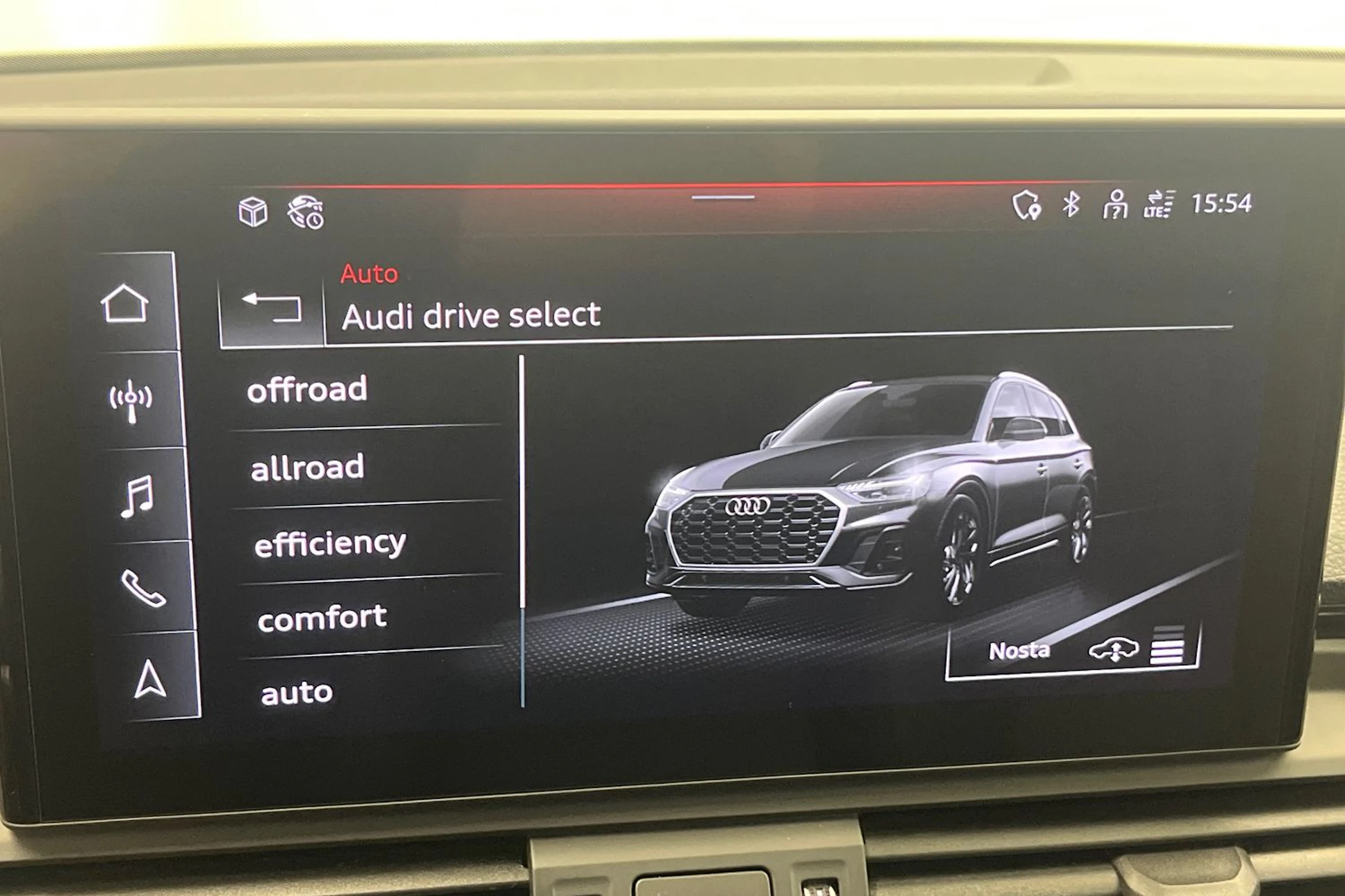 met. musta Audi Q5 2021 kuva 24.