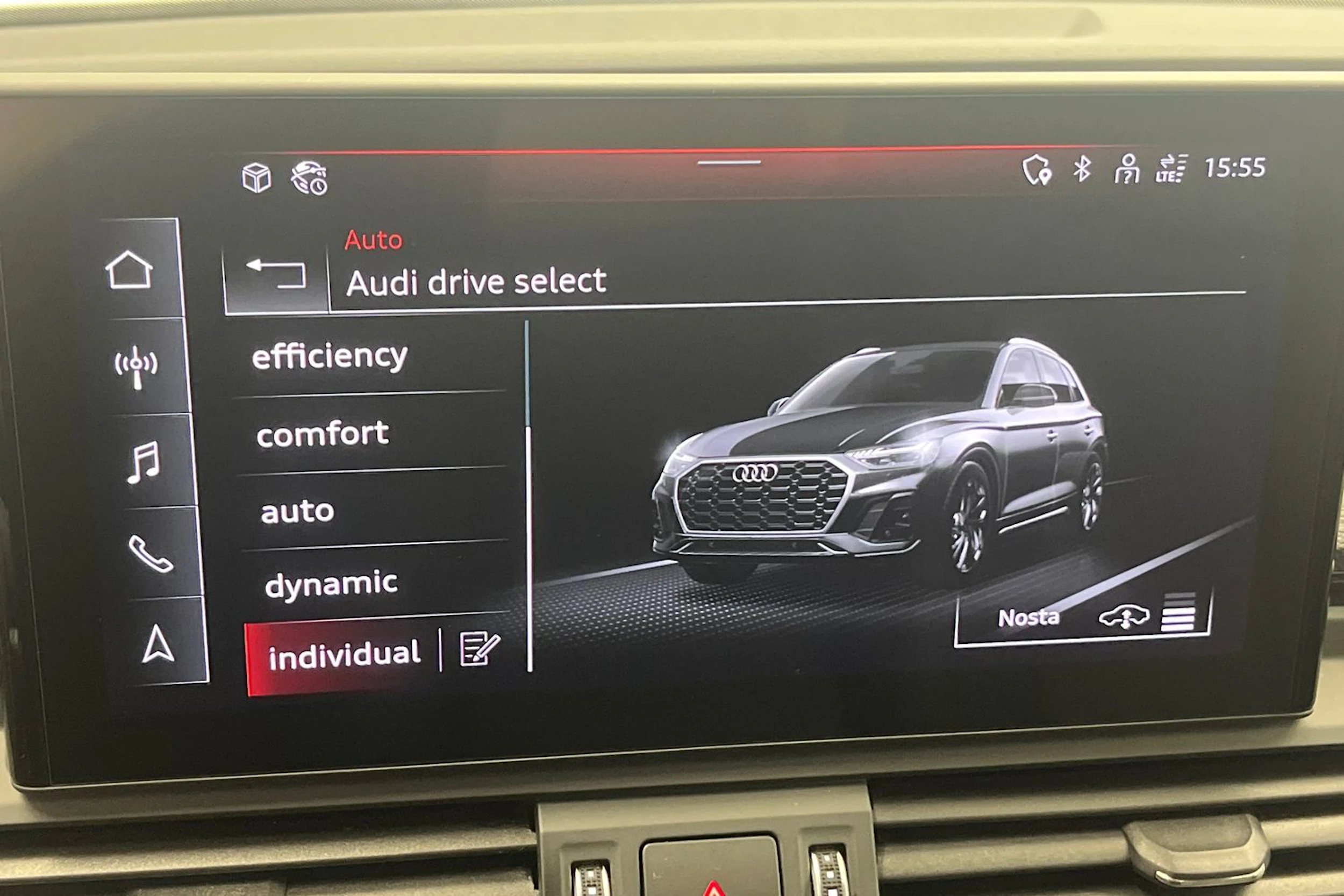 met. musta Audi Q5 2021 kuva 25.
