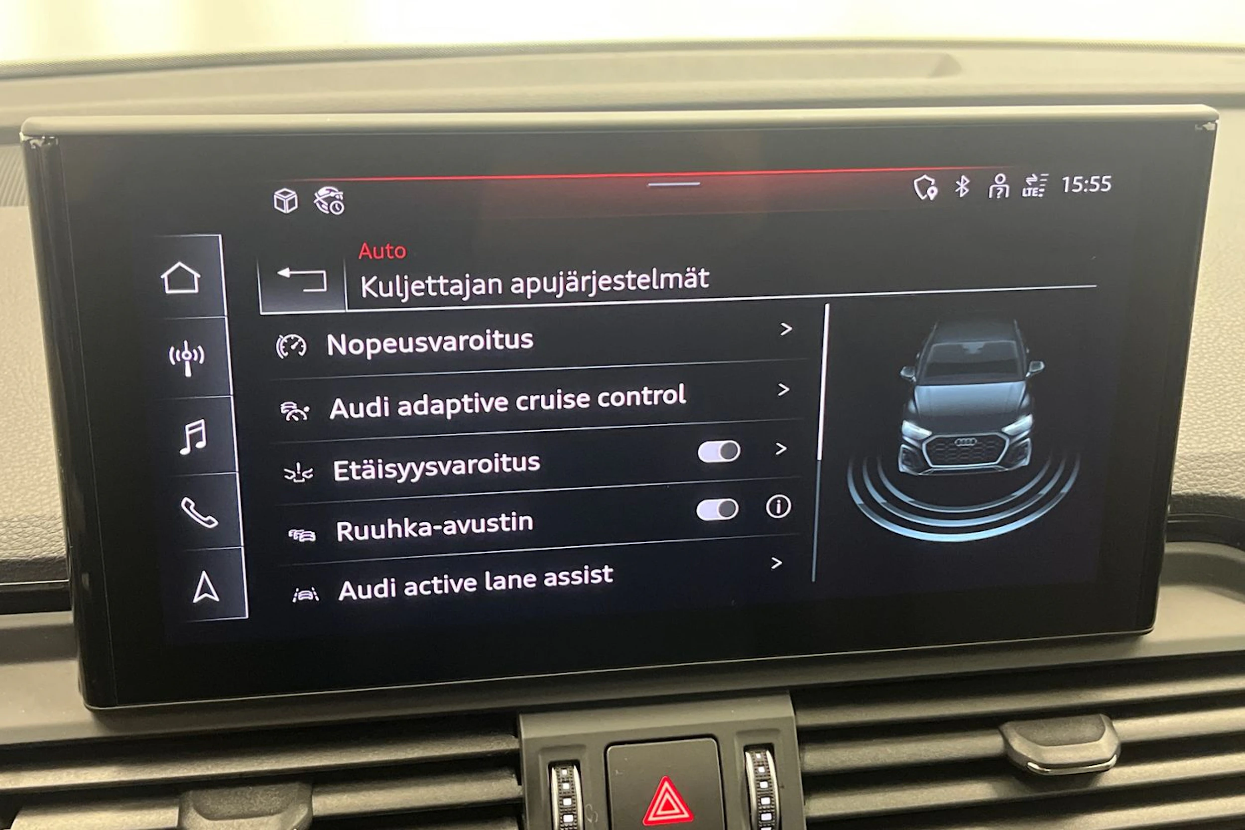met. musta Audi Q5 2021 kuva 26.