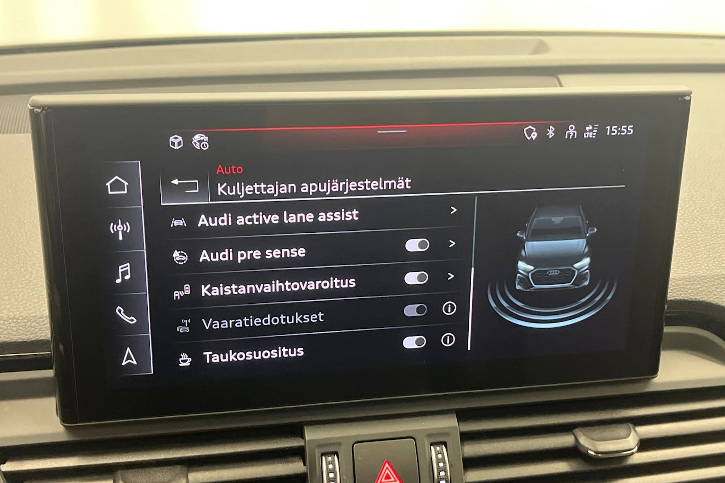 met. musta Audi Q5 2021 kuva 27.