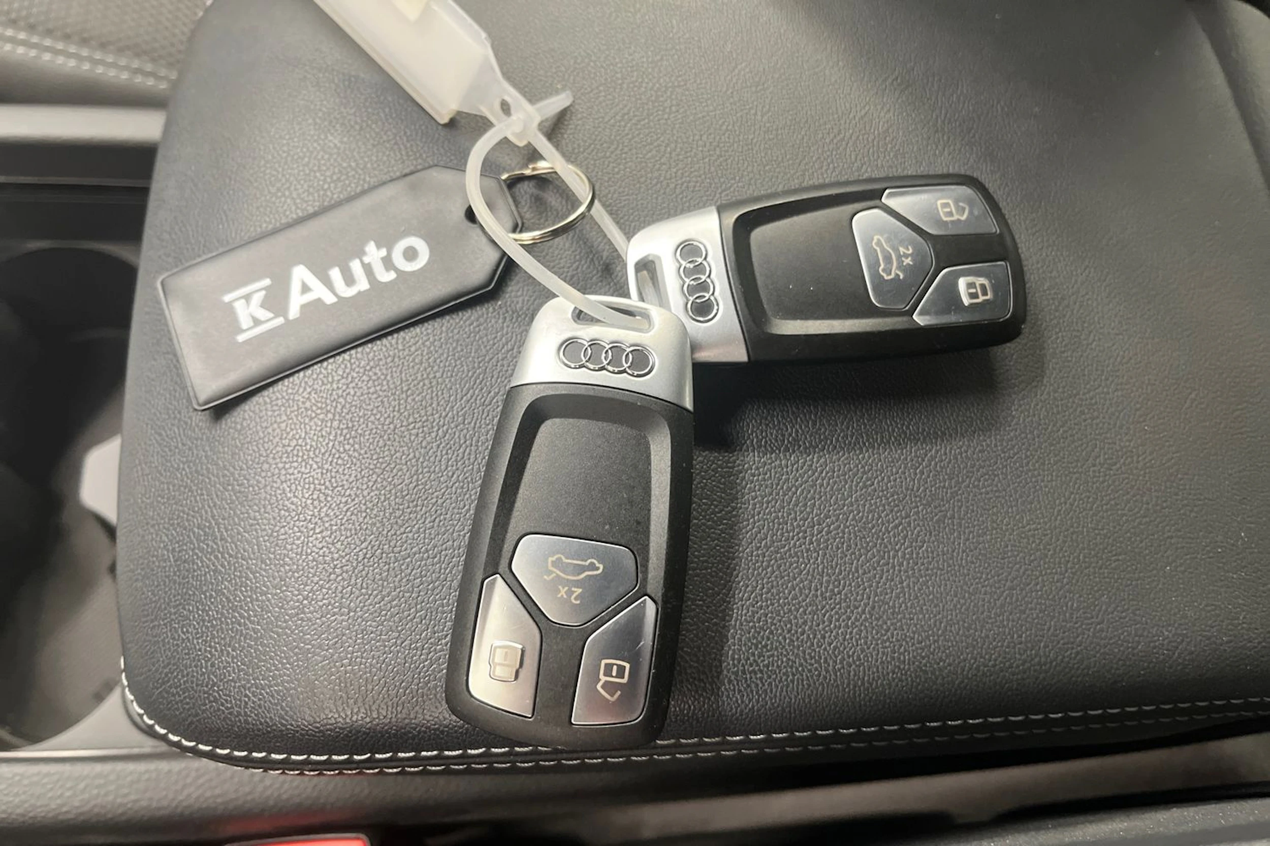 met. musta Audi Q5 2021 kuva 29.