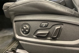 Harmaa Audi Q5 2021 kuva 23.