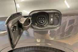 Harmaa Audi Q5 2021 kuva 27.
