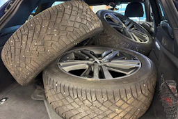 sininen Audi Q5 2021 kuva 6.