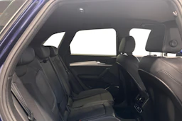 sininen Audi Q5 2021 kuva 9.