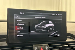 sininen Audi Q5 2021 kuva 20.