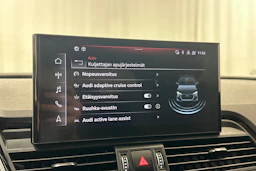 sininen Audi Q5 2021 kuva 21.
