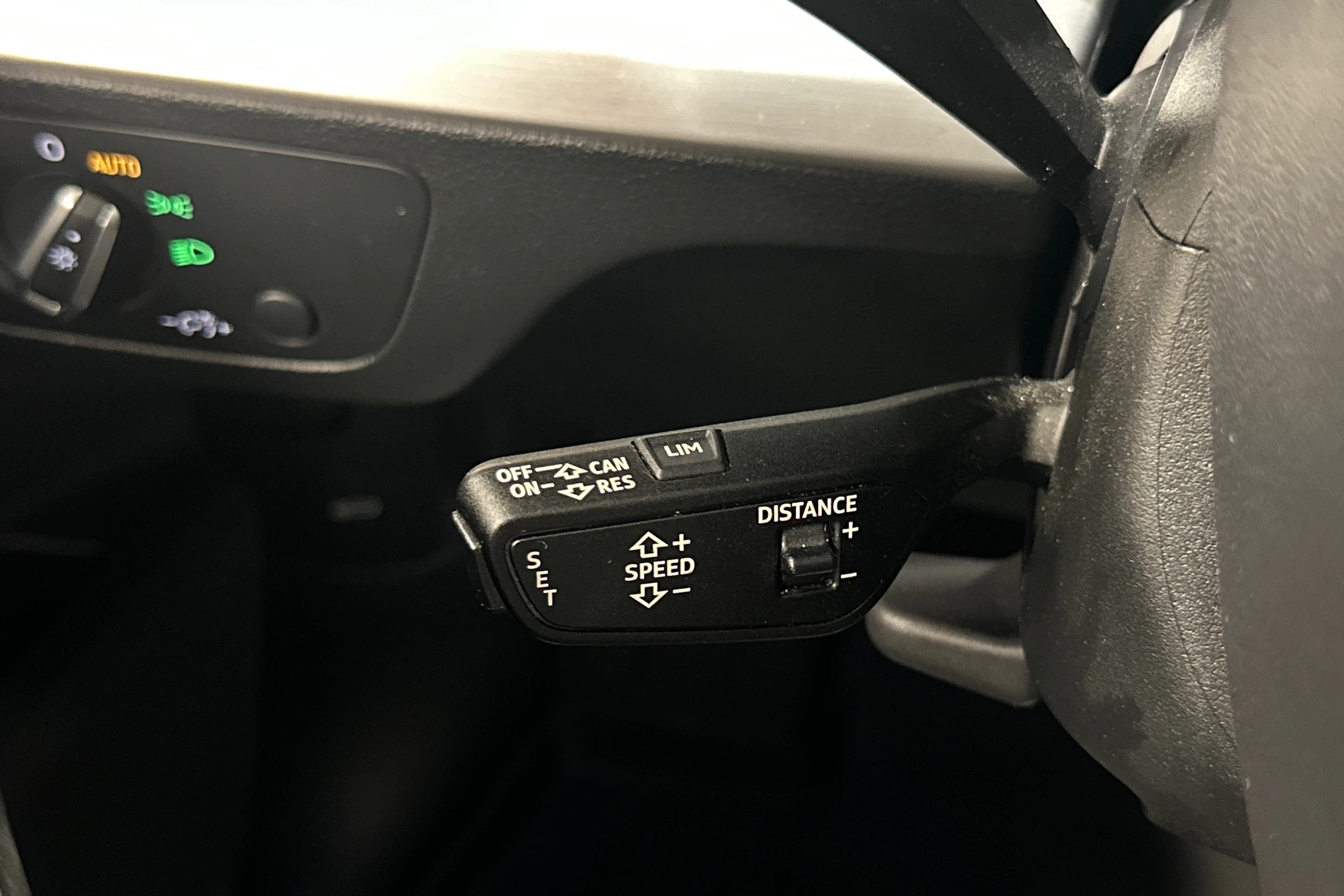 sininen Audi Q5 2021 kuva 23.