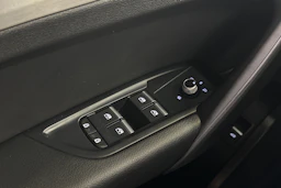 sininen Audi Q5 2021 kuva 25.