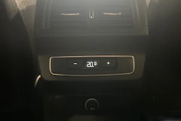 sininen Audi Q5 2021 kuva 27.