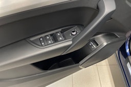 sininen Audi Q5 2021 kuva 20.