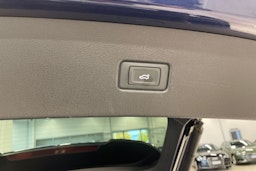 sininen Audi Q5 2021 kuva 22.