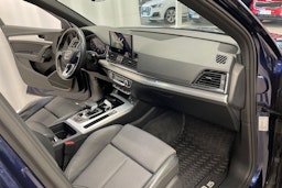 sininen Audi Q5 2021 kuva 26.