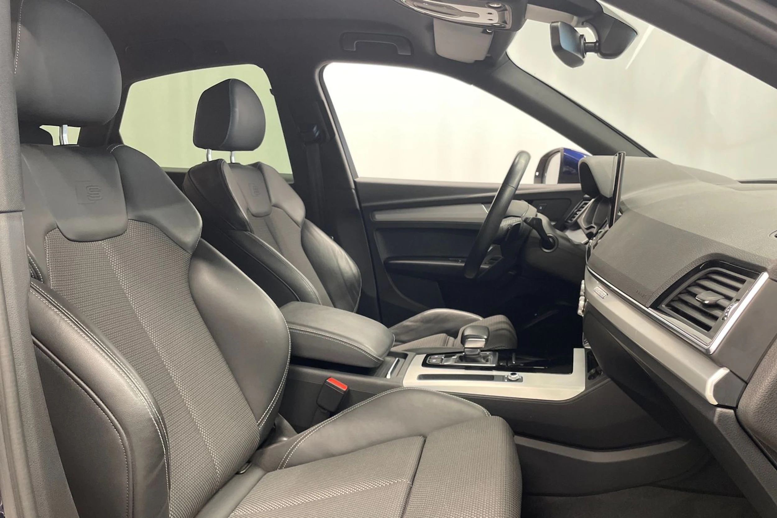 Sininen Audi Q5 2021 kuva 31.