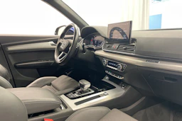 Sininen Audi Q5 2021 kuva 32.