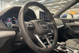 Sininen Audi Q5 2021 kuva 35.