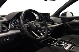 Sininen Audi Q5 2021 kuva 7.