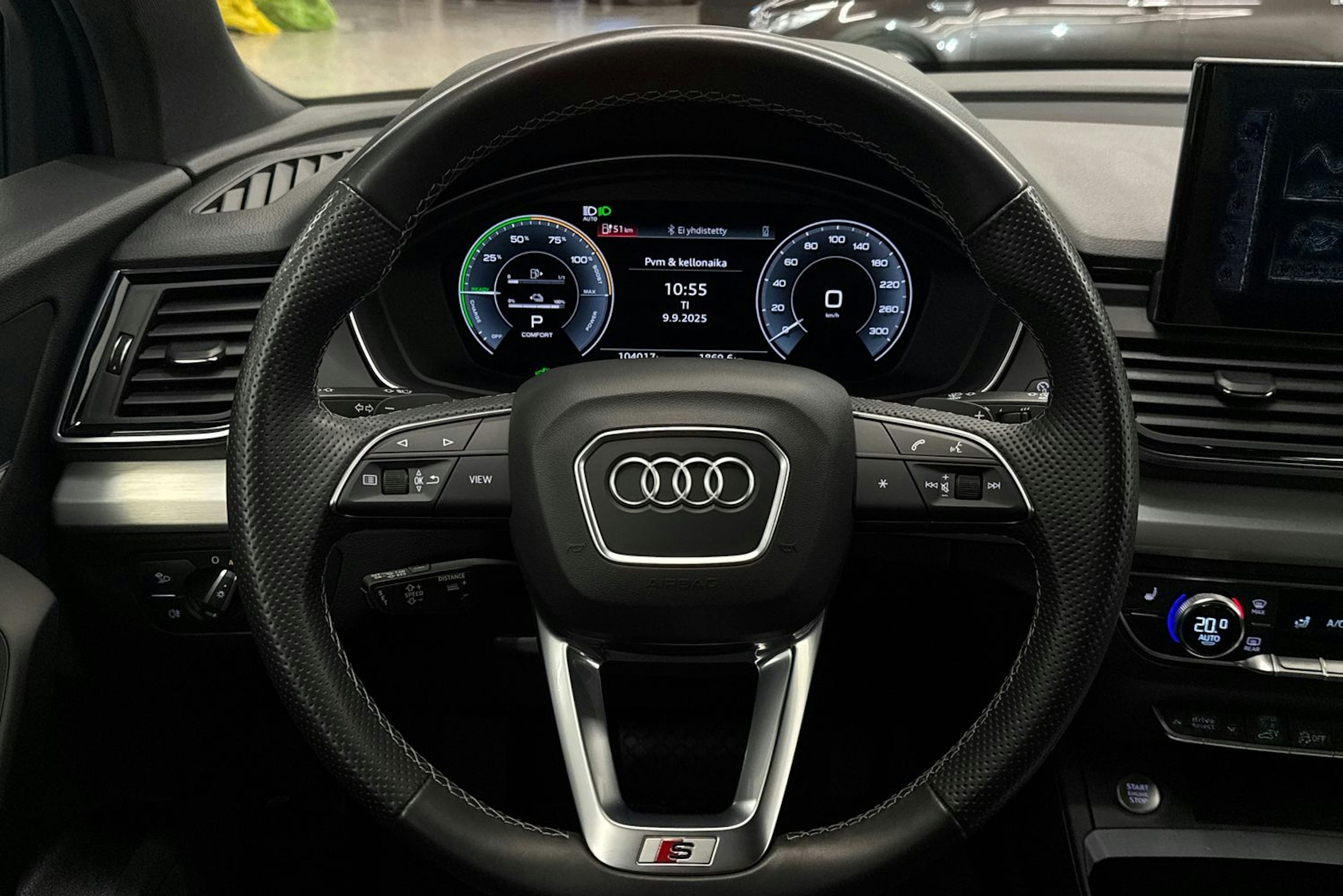 Sininen Audi Q5 2021 kuva 14.