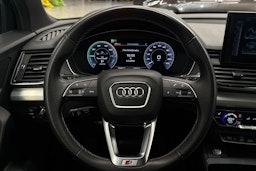Sininen Audi Q5 2021 kuva 14.