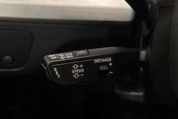 Sininen Audi Q5 2021 kuva 17.
