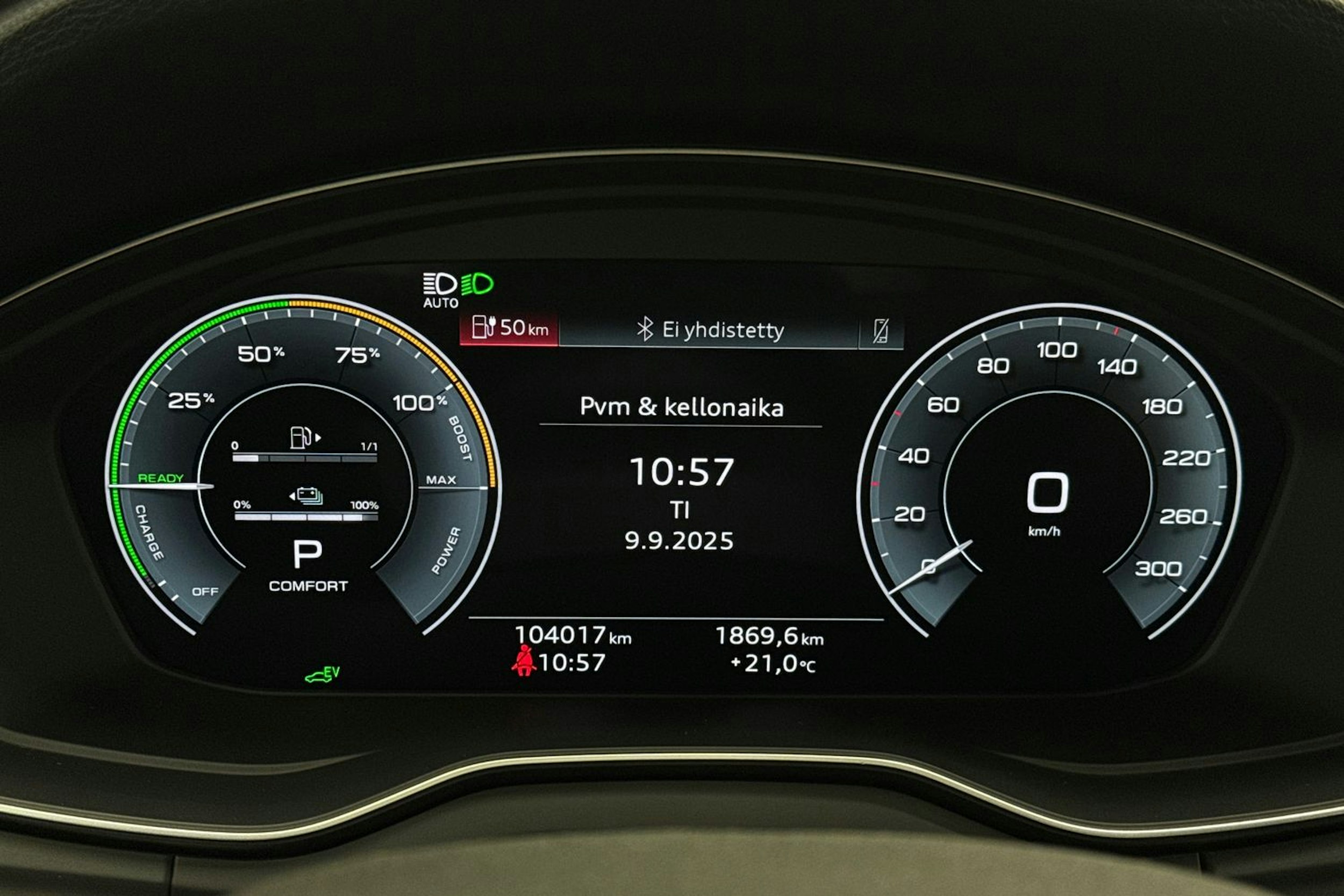 Sininen Audi Q5 2021 kuva 18.