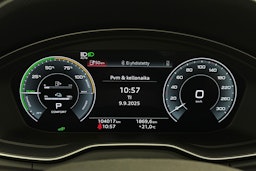 Sininen Audi Q5 2021 kuva 18.